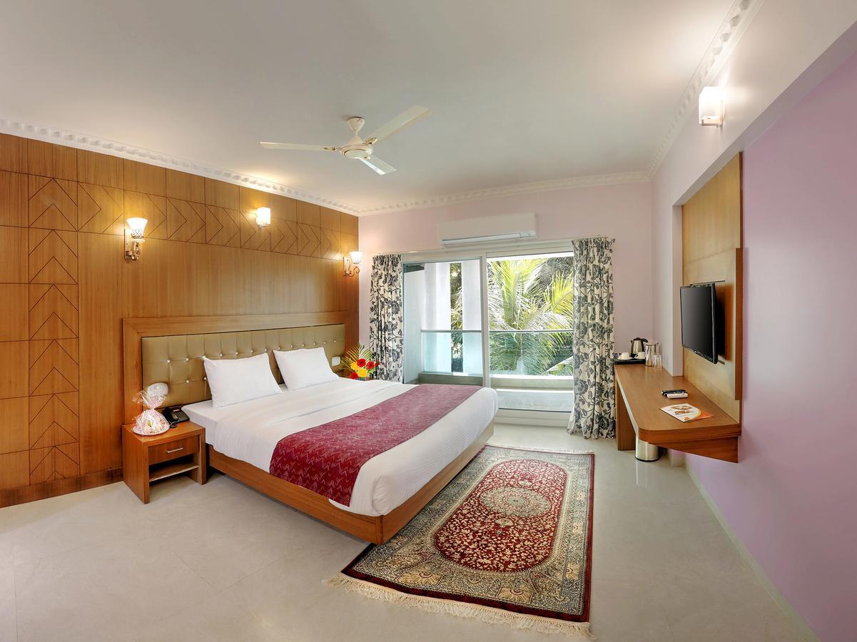 Отель Jyothis Residency Коллур Экстерьер фото